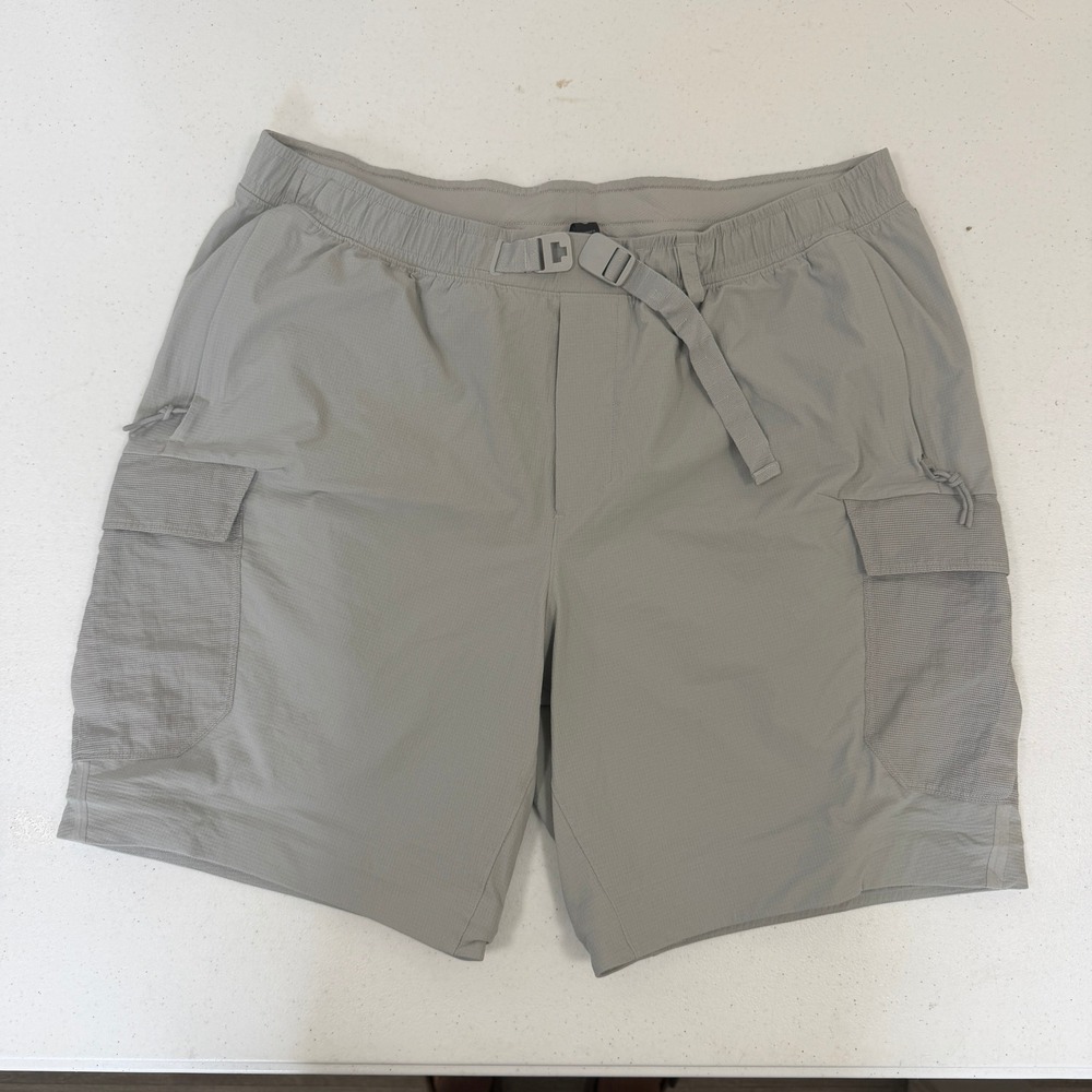 Lululemon Lab Grey Ripstop Cargo Shorts Mens XL Technical Hiking Belted 6104